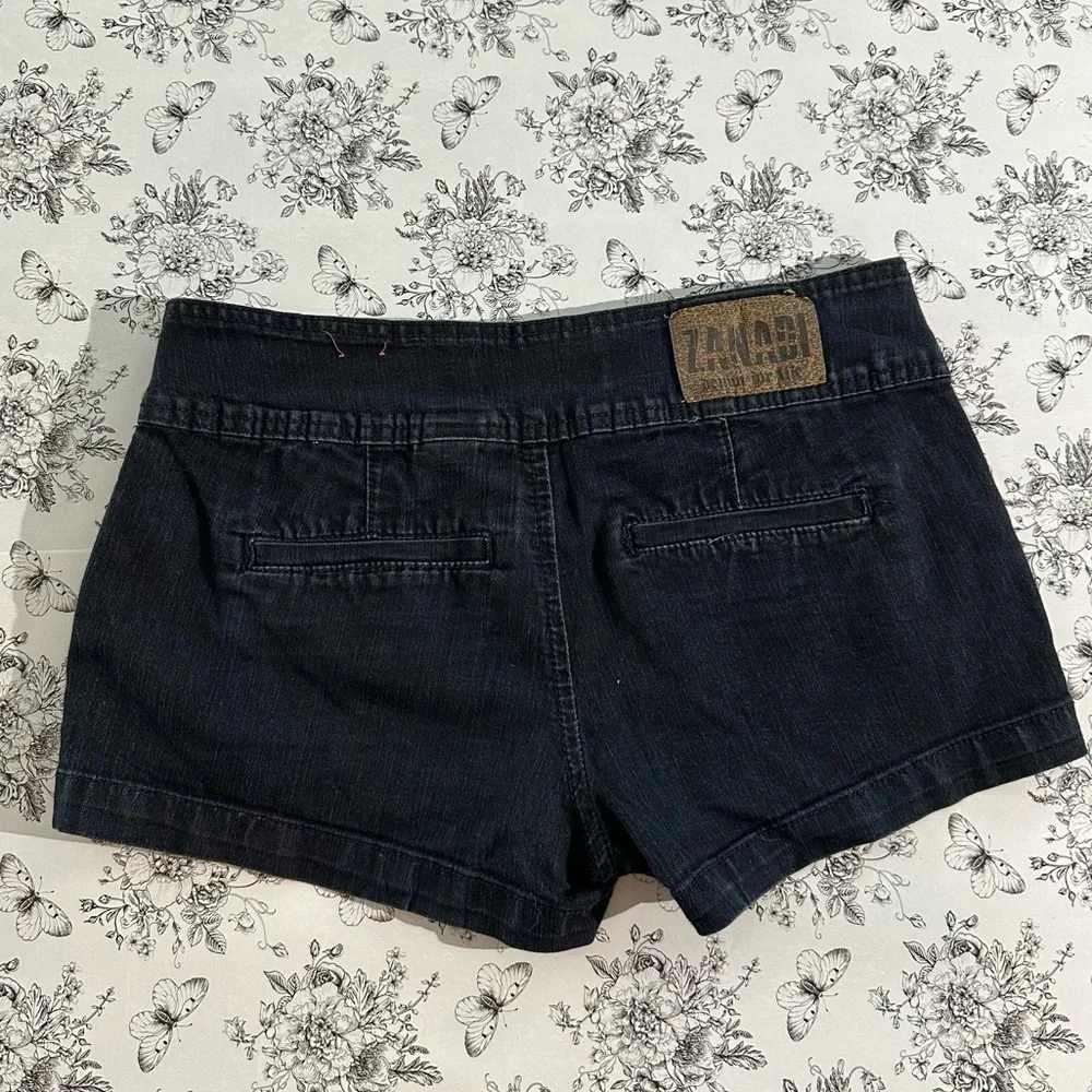 ZANADI High Waisted Shorts, Juniors Size 9 - Picture 3 of 8